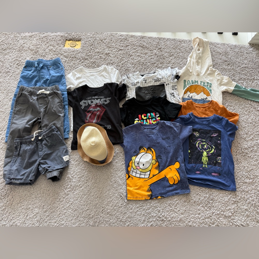 Bundle of toddler clothes